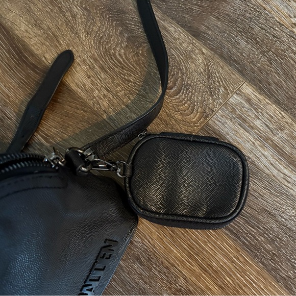 Steven Madden Black Crossbody Bag - Picture 7 of 8